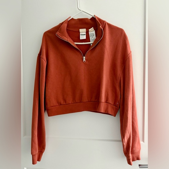 Levi's Terracotta Half-Zip Cropped Hoodie - Picture 2 of 6